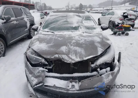 2017 Toyota Corolla Le z USA, uszkodzony, nr VIN 2T1BURHE3HC943874